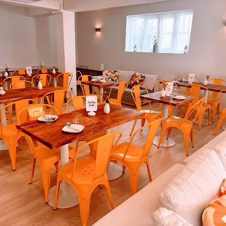 Bed & Breakfast Boutique - O House Hills