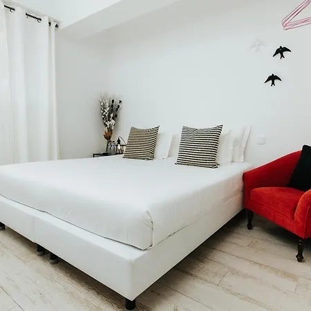 B&B Boutique - O House Hills 4*