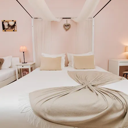 Bed & Breakfast Boutique - O House Hills