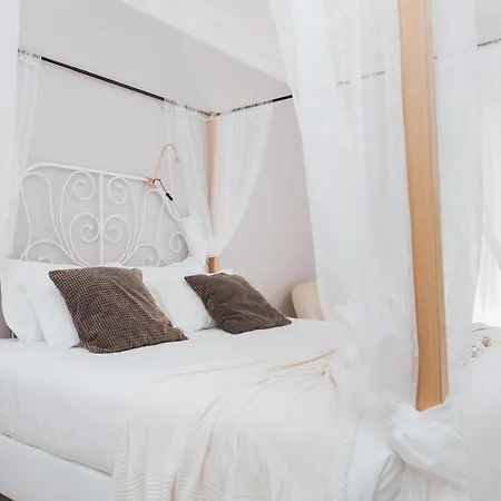 Bed & Breakfast Boutique - O House Hills