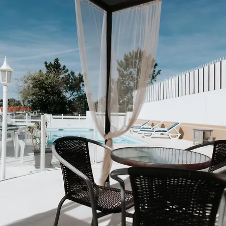 Alojamento de Acomodação e Pequeno-almoço Boutique - O House Hills 4*